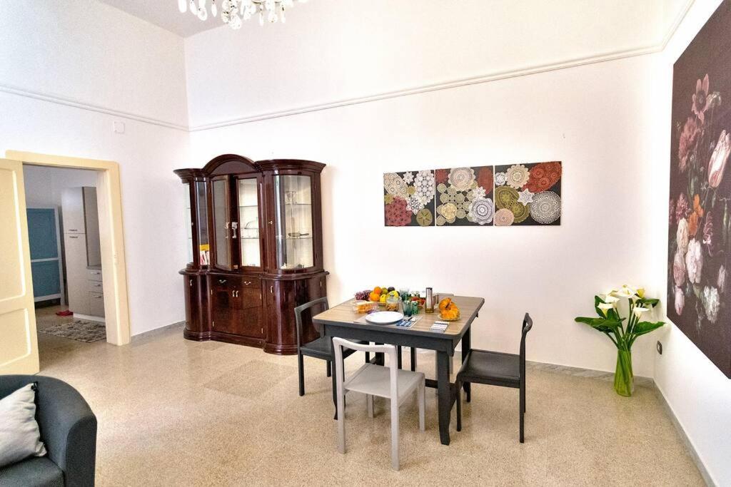Mary'S House Apartamento Lecce Exterior foto
